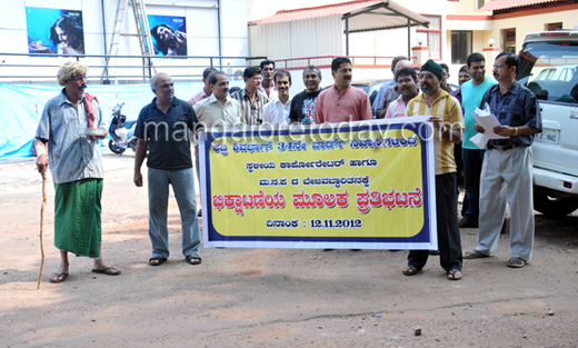 kadri protest12nov12 1